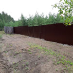 Забор из профлиста коричневый